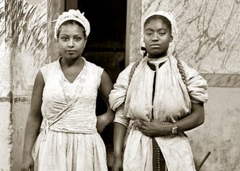 HÈtaÔre et son esclave ‡ MeknËs (Maroc) vers 1900.     CAP-548A